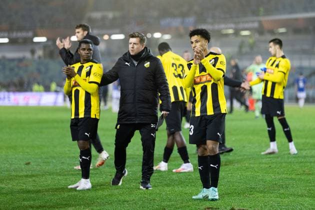 231109 Abdulrazaq Ishaq and Momodou Sonko look dejected after the UEFA Europa League football match between BK Häcken and Molde on November 9, 2023 in Göteborg Photo Michael Erichsen BILDBYRAN COP 89 MI0570 football soccer football uefa europa league bk häcken molde bbeng depp  Copyright: MICHAELxERICHSEN BB231109MI063