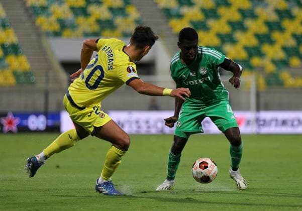 Cyprus Soccer Europa League Villarreal s Ramon Terrats, left, fighting for the ball during the Europa League Group F football match between Maccabi Haifa and Villarreal at the AEK Arena in Larnaca. Cyprus, Thursday, November 9, 2023 Larnaca Cyprus  Copyright: xDanilxShamkinx originalFilename:shamkin-notitle231109_npkPh.jpg