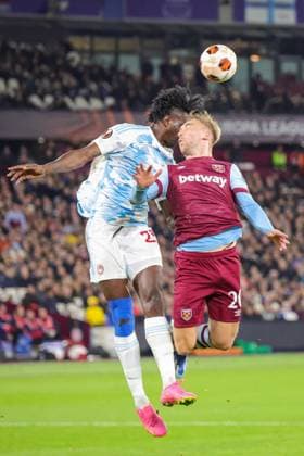 West Ham United v Olympiacos Europa League 09 11 2023. Olympiakos defender Jackson Porozo (25) and West Ham United forward Jarrod Bowen (20) during the Europa League match between West Ham United and Olympiacos at the London Stadium, London, England on 9 November 2023. London London Stadium England Editorial use only , Copyright: xToyinxOshodix PSI-18363-0056
