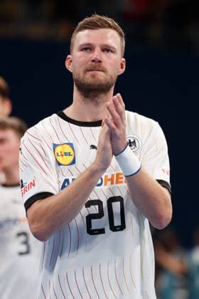 Cheers, celebration at Germany GER after the match about the narrow victory, thanks to the fans in the sold-out hall Philipp Weber GER, 20 , 05 11 2023, Munich Germany , Day of Handball Munich 2023 International Match Men Germany Egypt xprx