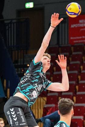 Siebe Korenblek Powervolleys Düren, 12 with a serve, Action, Action, Game scene, 09 11 2023, Düren Germany , Volleyball, 1 Bundesliga, SWD Powervolleys Düren ASV Dachau xmhx