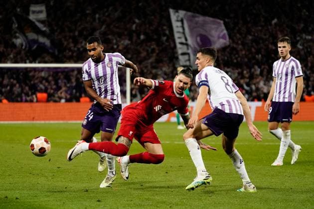EDITORIAL USE ONLY No use with unauthorised audio, video, data, fixture lists, club league logos or live services. Online in-match use limited to 120 images, no video emulation. No use in betting, games or single club league player publications. Toulouse v Liverpool, UEFA Europa League, Group E, Football, Stadium TFC, Toulouse, France - 09 Nov 2023 EDITORIAL USE ONLY No use with unauthorised audio, video, data, fixture lists, club league logos or live services. Online in-match use limited to 120 images, no video emulation. No use in betting, games or single club league player publications.  Copyright: xDavexWinter Shutterstockx 14188577ix