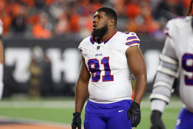CINCINNATI, OH - NOVEMBER 05: Buffalo Bills defensive tackle Ed Oliver (91) exits the field during halftime in the game against the Buffalo Bills and the Cincinnati Bengals on November 5, 2023, at Paycor Stadium in Cincinnati, OH. (Photo by Ian Johnson Icon Sportswire) NFL, American Football Herren, USA NOV 05 Bills at Bengals EDITORIAL USE ONLY Icon231105153