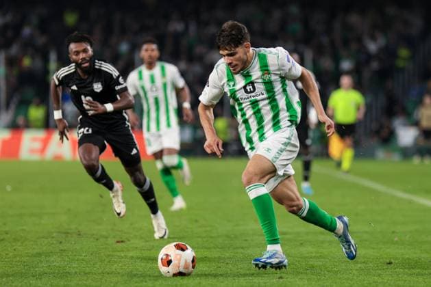 November 10, 2023, Seville, Spain: SEVILLE, SPAIN - NOVEMBER 09: Ez Abre of Real Betis run with the ball during the UEFA Europe League Group C match between Real Betis and Aris Limassol at Benito Villamarin on November 09, 2023 in Seville, Spain. Seville Spain - ZUMAd159 0313718668st Copyright: xJosexLuisxContrerasx