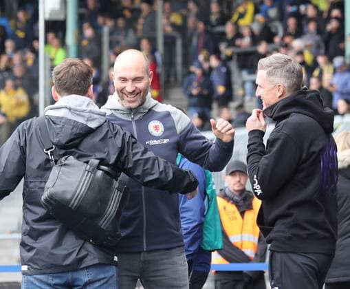 Welcome speech head coach Daniel Scherning Eintracht Braunschweig , Head coach Tobias Schweinsteiger VfL Osnabrueck Football, Men, Season 2023 2024, 2 BL, Eintracht Stadion, Eintracht Braunschweig vs VfL Osnabrueck DFL REGULATIONS PROHIBIT ANY USE OF PHOTOGRAPHS AS IMAGE SEQUENCES AND OR QUASI VIDEO