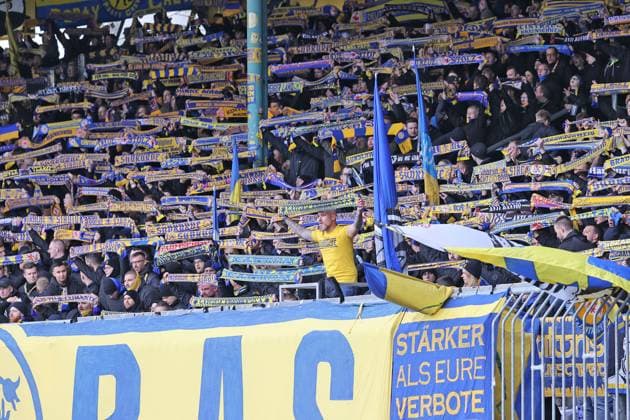 Eintracht Braunschweig vs VfL Osnabrück Braunschweig, 11 11 2023, Football, Season 23 24, 2 Bundesliga, Matchday 13, Eintracht Braunschweig vs VfL Osnabrück, Picture shows fans of Eintracht in the Südkurve Braunschweig