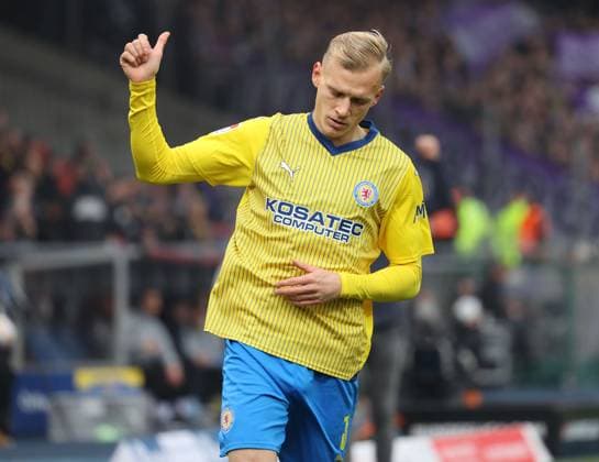 Eintracht Braunschweig vs VfL Osnabrück Braunschweig, 11 11 2023, Football, Season 23 24, 2 Bundesliga, Matchday 13, Eintracht Braunschweig vs VfL Osnabrück, Picture shows Saulo Decarli BTSV,3 Braunschweig