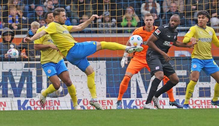 Eintracht Braunschweig vs VfL Osnabrück Braunschweig, 11 11 2023, Football, Season 23 24, 2 Bundesliga, Matchday 13, Eintracht Braunschweig vs VfL Osnabrück, Picture shows Ermin Bicakcic BTSV, 6 Braunschweig