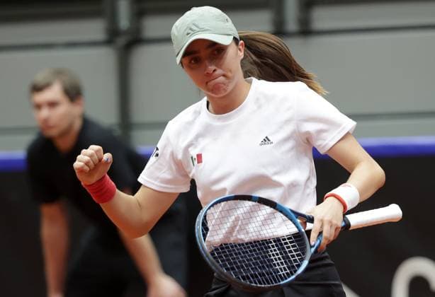TENNIS - Billie Jean King Cup, AUT vs MEX SCHWECHAT,AUSTRIA,11.NOV.23 - TENNIS - Billie Jean King Cup, play off, Austria vs Mexico. Image shows the rejoicing of Fernanda Contreras Gomez (MEX).  GEPAxpictures xWalterxLuger