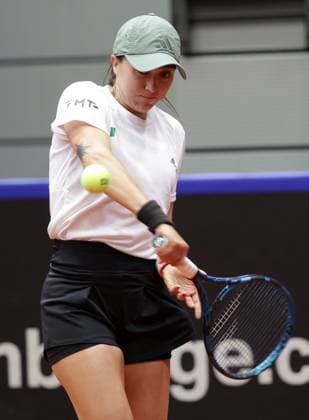 TENNIS - Billie Jean King Cup, AUT vs MEX SCHWECHAT,AUSTRIA,11.NOV.23 - TENNIS - Billie Jean King Cup, play off, Austria vs Mexico. Image shows Fernanda Contreras Gomez (MEX).  GEPAxpictures xWalterxLuger