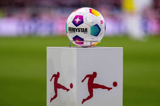 Football, investors join the DFL: professional clubs vote in favour of billion-euro deal, archive images