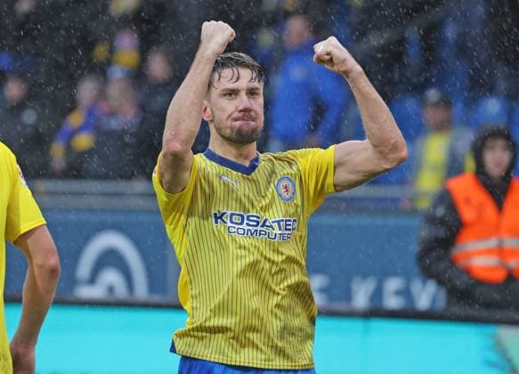 Eintracht Braunschweig vs VfL Osnabrück Braunschweig, 11 11 2023, Soccer, Season 23 24, 2 Bundesliga, Matchday 13, Eintracht Braunschweig vs VfL Osnabrück, Picture shows Eintracht celebrating the goal for 3 2 by Ermin Bicakcic BTSV, 6 Braunschweig