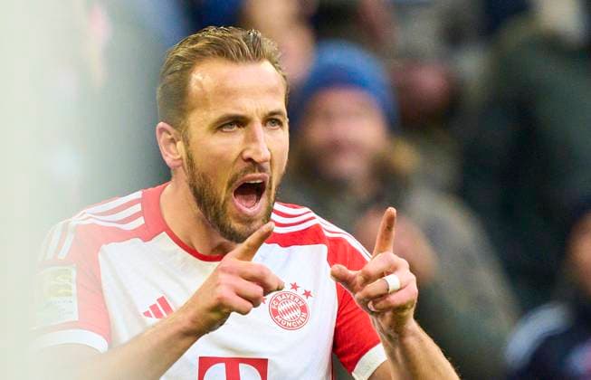 Sport Themen der Woche KW45 Sport Bilder des Tages Harry Kane, FCB 9 scores, shoots goal , Tor, Treffer, Torschuss, 1-0, celebrates his goal, happy, laugh, celebration, in action in the match FC BAYERN MUENCHEN - 1. FC HEIDENHEIM on Nov 11, 2023 in Munich, Germany. Season 2023 2024, 1.Bundesliga, FCB, München, matchday 11, 11.Spieltag