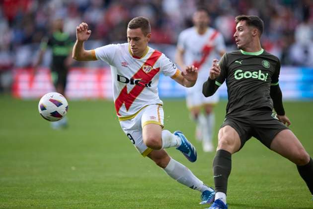 Spain, Madrid, 11 11 2023, Santiago Bernabeu Stadium, Real Madrid v Valencia CF La Liga EA Sports match round 13, Jorge de Frutos Rayo Vallecano controls the ball Madrid Santiago Bernabeu Stadium Spain  eu-images-071