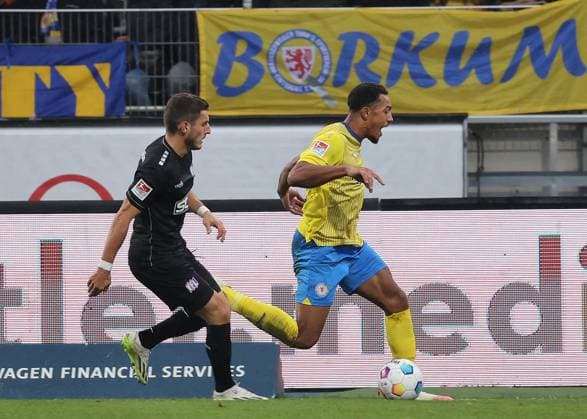 Anton Leander Donkor Eintracht Braunschweig Football, Men, Season 2023 2024, 2 BL, Eintracht Stadion, Eintracht Braunschweig vs VfL Osnabrueck, 3 2 DFL REGULATIONS PROHIBIT ANY USE OF PHOTOGRAPHS AS IMAGE SEQUENCES AND OR QUASI VIDEO