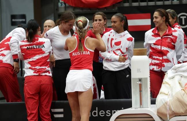 TENNIS - Billie Jean King Cup, AUT vs MEX SCHWECHAT,AUSTRIA,11.NOV.23 - TENNIS - Billie Jean King Cup, play off, Austria vs Mexico. Image shows the rejoicing of Sinja Kraus (AUT) and her team.  GEPAxpictures xWalterxLuger