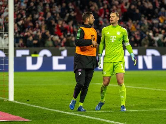 Sven Ulreich FC Bayern Muenchen, 26 and Manuel Neuer, FC Bayern Muenchen, 01 , GER, FC Bayern Muenchen FCB vs 1 FC Heidenheim 1846 FCH , Football, Bundesliga, Matchday 11, Season 2023 2024, 11 11 2023, DFB DFL regulations prohibit any use of photographs as image sequences and or quasi video , GER, FC Bayern Muenchen FCB vs 1 FC Heidenheim 1846 FCH , Football, Bundesliga, Matchday 11, Season 2023 2024, 11 11 2023 Muenchen Copyright: xEibner-Pressefoto SaschaxWaltherx EP_EER