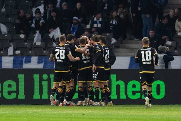 Soccer, Men, Season 2023 2024, 2 Bundesliga 13 Matchday , Hertha BSC Karlsruher SC, Karlsruhe cheers after scoring 0 1, 11 11 2023, Copyright: xSebastianxRäppold MatthiasxKochx