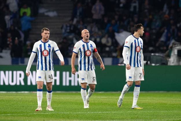 Football, Men, Season 2023 2024, 2 Bundesliga 13 Matchday , Hertha BSC Karlsruher SC, f l Pascal Klemens Hertha BSC , Toni Leistner Hertha BSC , Haris Tabakovic Hertha BSC , Disappointment after conceding the 0 1 goal, 11 11 2023, Copyright: xSebastianxRäppold MatthiasxKochx