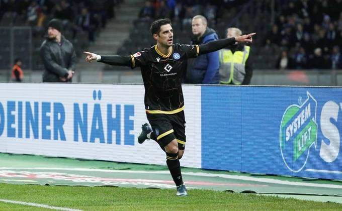 Lars Stindl celebrates after 0 1 by Deyovaisio Zeefuik Joy Emotion Cheering Sport Soccer Football DFL 2 Bundesliga Men 13 Matchday Season 2023 2024 11 11 2023 Hertha BSC Berlin vs Karlsruher SC KSC DFL regulations prohibit any use of photographs as image sequences and or quasi video