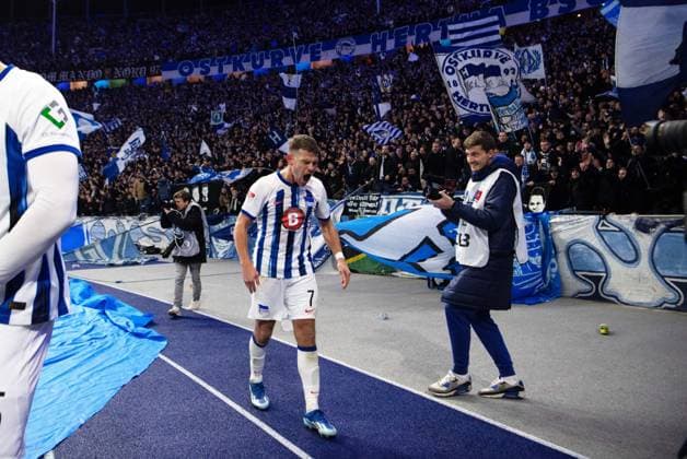 Soccer, Men, Season 2023 2024, 2 Bundesliga 13 Matchday , Hertha BSC Karlsruher SC, v l Florian Niederlechner Hertha BSC , Celebration after goal to 2 1, 11 11 2023, Copyright: xSebastianxRäppold MatthiasxKochx