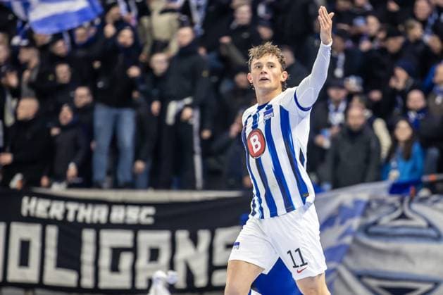 Berlin, 11 11 2023, Soccer, 2 Bundesliga, Matchday 13, Hertha BSC Karlsruher SC, Olympiastadion Berlins Fabian Reese celebrates after his goal to 1 1 DFL regulations and DFB regulations prohibit any use of photographs as image sequences and or quasi video, Foto Andreas Gora Hertha BSC Karlsruher SC
