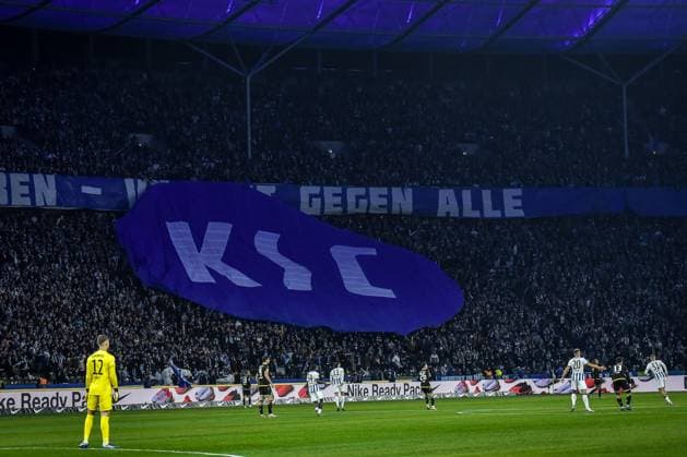 Soccer 2 Bundesliga, Hertha BSC Karlsruher SC 11 11 2023, xdanx, Soccer 2 Bundesliga, Hertha BSC Karlsruher SC, v l KSC Flag in Hertha Block DFL DFB REGULATIONS PROHIBIT ANY USE OF PHOTOGRAPHS as IMAGE SEQUENCES and or QUASI VIDEO Photo Daniel Lakomski Mix1 Berlin Olympiastadion Berlin Berlin Germany EN Copyright: xDanielxLakomskix