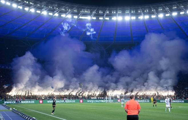 Soccer, Men, Season 2023 2024, 2 Bundesliga 13 Matchday , Hertha BSC Karlsruher SC, Hertha fans set off pyrotechnics, 11 11 2023, Copyright: xSebastianxRäppold MatthiasxKochx