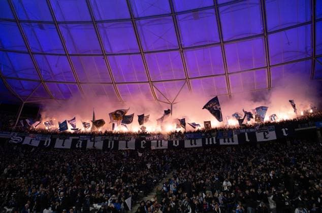Soccer, Men, Season 2023 2024, 2 Bundesliga 13 Matchday , Hertha BSC Karlsruher SC, Fans of Karlsruhe ignite pyrotechnics, 11 11 2023, Copyright: xSebastianxRäppold MatthiasxKochx