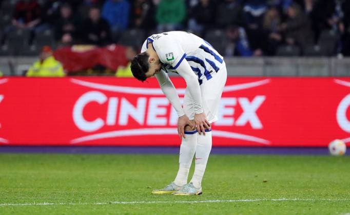 Haris Tabakovic disappointed after missed goal chance Disappointment Sport Football Soccer DFL 2 Bundesliga Men 13 Matchday Season 2023 2024 11 11 2023 Hertha BSC Berlin vs Karlsruher SC KSC DFL regulations prohibit any use of photographs as image sequences and or quasi video