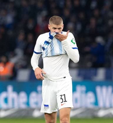 Soccer, Men, Season 2023 2024, 2 Bundesliga 13 Matchday , Hertha BSC Karlsruher SC, Marton Dardai Hertha BSC , 11 11 2023, Copyright: xSebastianxRäppold MatthiasxKochx