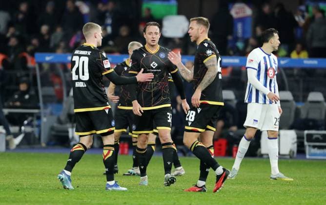 David Herold, Robin Bormuth, Marcel Franke satisfied after 2 2 draws Sport Soccer Football DFL 2 Bundesliga Men 13 Matchday Season 2023 2024 11 11 2023 Hertha BSC Berlin vs Karlsruher SC KSC DFL regulations prohibit any use of photographs as image sequences and or quasi video