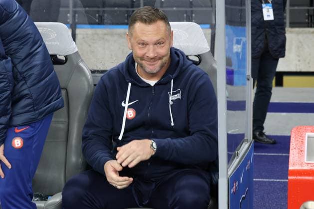 DEU, DFL, 2 FBL, Hertha BSC vs Karlsruher SC, 11 11 2023, Berliner Olympiastadion, Berlin, DEU, DFL, 2 FBL, Hertha BSC vs Karlsruher SC, im Bild Cheftrainer Pal Dardai Hertha BSC Berlin DFL regulations prohibit any use of Photographs as image sequences and or quasi video Foto Juergen Engler nordphoto GmbH nordphotoxGmbHx xEngler nph00076