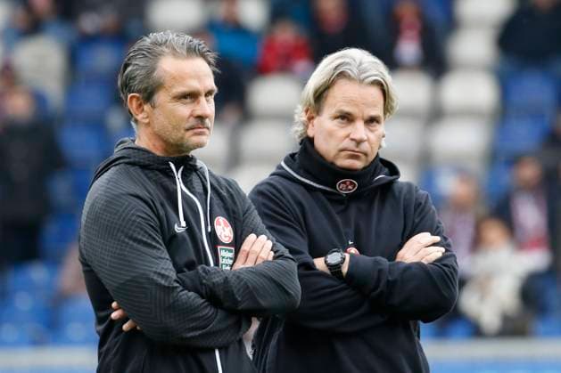12 11 2023, xavx, Fußball 2 Bundesliga, SV Wehen Wiesbaden 1 FC Kaiserslautern emspor, v l Trainer Dirk Schuster 1 FC Kaiserslautern , Co Trainer Sascha Franz 1 FC Kaiserslautern , DFL DFB REGULATIONS PROHIBIT ANY USE OF PHOTOGRAPHS as IMAGE SEQUENCES and or QUASI VIDEO Wiesbaden