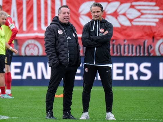 Markus Kauczinski SV Wehen Wiesbaden, Coach , Dirk Schuster 1 FC Kaiserslautern, Coach , GER, SV Wehen Wiesbaden vs 1 FC Kaiserslautern, Football, 2 Bundesliga, Matchday 13, Season 2023 2024, 12 11 2023, DFL regulations prohibit any use of photographs as image sequences and or quasi video GER, SV Wehen Wiesbaden vs 1 FC Kaiserslautern, Football, 2 Bundesliga, Matchday 13, Season 2023 2024, 12 11 2023, Wiesbaden Copyright: xEibner-Pressefoto FlorianxWieganx EP_FWD