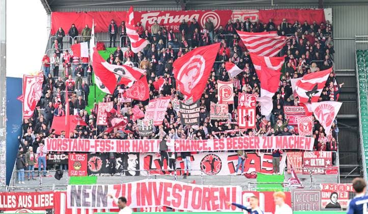 12 11 2023 Soccer season 2023 2024 2 Soccer Bundesliga 13 Matchday SpVgg Greuther Fürth Kleeblatt Fortuna Düsseldorf F95 Sportfoto Zink xwoxzix DFL regulations prohibit any use of photographs as image sequences and or quasi video only for editorial use Fans Fanblock Fortuna Spruchband Banner