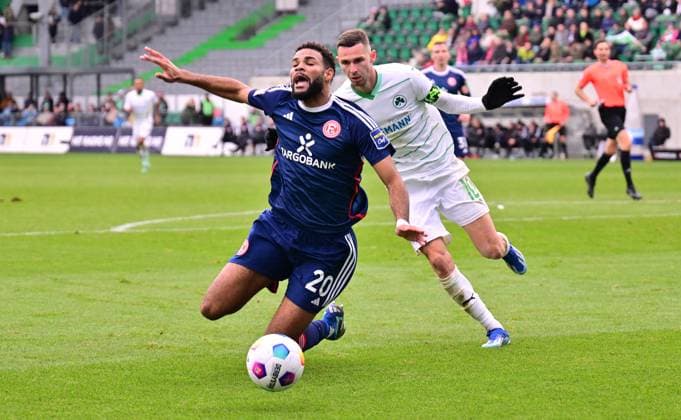 12 11 2023 Soccer season 2023 2024 2 Soccer Bundesliga 13 Matchday SpVgg Greuther Fürth Kleeblatt Fortuna Düsseldorf F95 Sportfoto Zink xwoxzix DFL regulations prohibit any use of photographs as image sequences and or quasi video only for editorial use Jamil Siebert 20, Fortuna Düsseldorf F95 Branimir Hrgota 10 SpVgg Greuther Fürth