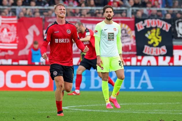 Wiesbaden, Germany 12 November 2023 2 BL 2023 2024 SV Wehen Wiesbaden vs 1 FC Kaiserslautern In the picture Bjarke Jacobsen Wiesbaden celebrates the 2 1 victory DFL regulations prohibit any use of photographs as image sequences and or quasi video Britta Arena Hessen Copyright: xFotostandx xRacochax