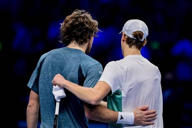 Foto Marco Alpozzi LaPresse 12 Novembre 2023 Torino - Italia - - Tennis Nitto ATP, Tennis Herren Finals - Jannik SINNER (ITA) vs Stefanos TSITSIPAS (GRE) Nella foto: Stefanos Tsitsipas (Greece), Jannik Sinner (Italia) November 12, 2023 Turin - Italy - Sport - Tennis Nitto ATP Finals - Jannik SINNER (ITA) vs Stefanos TSITSIPAS (GRE) In the pic: Stefanos Tsitsipas (Greece), Jannik Sinner (Italia)  Copyright: xMarcoxAlpozzi LaPressex