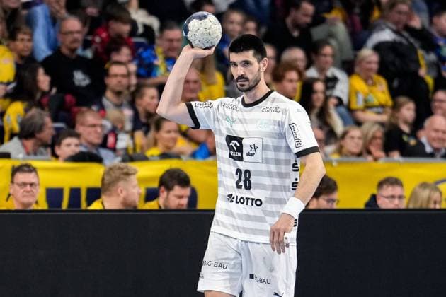 Eduardo Gurbindo Martinez THW, 28 , on the ball, single image, single photo, action, action, 12 11 2023, Mannheim Germany , Handball, Bundesliga, Rhein Neckar Löwen THW Kiel xozx
