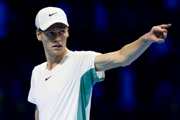 Nitto ATP, Tennis Herren Finals - Day One Jannik Sinner of Italy gestures during the round robin singles match against Stefanos Tsitsipas of Greece during day one of the Nitto ATP Finals. Jannik Sinner won the match 6-4, 6-4. Turin Italy Copyright: xNicolòxCampox