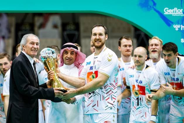 Dr. Hassan MOUSTAFA (IHF president), Fadel Ali ALNEMER and Christian O SULLIVAN, Medal Ceremony, 2023 IHF Men s Super Globe, Dammam, Saudi Arabia, 12.11.2023,  Copyright: xJozoxCabrajax xkolektiffx