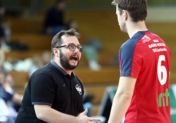 from left coach Antonio BONELLI Karlsruhe , Felix ROOS Karlsruhe , He Bundesliga 23 24, TSV Haching Muenchen vs Baden Volleys Karlsruhe, Geothermie Arena Unterhaching, 12 11 23 Copyright: WolfgangxFehrmann
