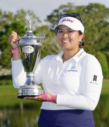 Golf: Annika Lilia Vu of the United States holds the trophy after winning the Annika golf tournament on Nov. 12, 2023, at Pelican Golf Club in Belleair, Florida.  A14AA0002128957P