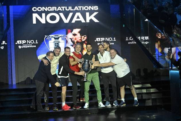 Tennis - Nitto ATP, Tennis Herren Finals Torino 2023 - Novak Djokovic recoit le trophee de numero 1 Mondial des mains d Andrea Gaudenzi - President de l ATP Tour TENNIS : Nitto Atp Finals Torino 2023 - 13 11 2023 - ChrysleneCaillaud Panoramic 