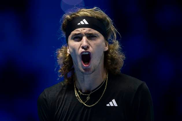 Nitto ATP, Tennis Herren Finals - Day Two Alexander Zverev of Germany celebrates during the round robin singles match against Carlos Alcaraz of Spain during day two of the Nitto ATP Finals. Alexander Zverev won 6-7(3), 6-3, 6-4. Turin Italy Copyright: xNicolòxCampox