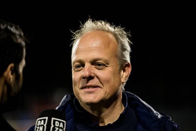 GOOGLE Pixel Frauen Bundesliga 1 FC Koeln TSG Hoffenheim 13 11 2023 Daniel Weber Trainer 1 FC Koeln im DAZN Interview GOOGLE Pixel Frauen Bundesliga 1 FC Koeln TSG Hoffenheim, Koeln, Franz Kremer Stadion DFB REGULATIONS PROHIBIT ANY USE OF PHOTOGRAPHS AS IMAGE SEQUENCES AND OR QUASI VIDEO Copyright: xBEAUTIFULxSPORTS Wunderlx