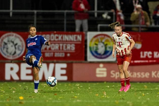 GOOGLE Pixel Frauen Bundesliga 1 FC Koeln TSG Hoffenheim 13 11 2023 Gia Corley TSG Hoffenheim, 10 , Laura Donhauser 1 FC Koeln, 25 GOOGLE Pixel Frauen Bundesliga 1 FC Koeln TSG Hoffenheim, Koeln, Franz Kremer Stadion DFB REGULATIONS PROHIBIT ANY USE OF PHOTOGRAPHS AS IMAGE SEQUENCES AND OR QUASI VIDEO Copyright: xBEAUTIFULxSPORTS Wunderlx