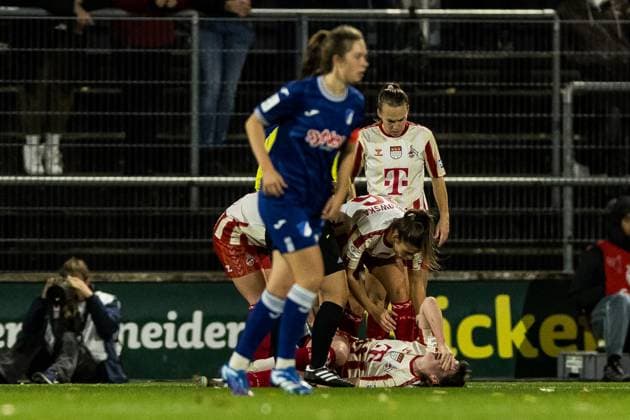 GOOGLE Pixel Frauen Bundesliga 1 FC Koeln TSG Hoffenheim 13 11 2023 Adriana Achcinska 1 FC Koeln, 9 must be treated GOOGLE Pixel Frauen Bundesliga 1 FC Koeln TSG Hoffenheim, Koeln, Franz Kremer Stadion DFB REGULATIONS PROHIBIT ANY USE OF PHOTOGRAPHS AS IMAGE SEQUENCES AND OR QUASI VIDEO Copyright: xBEAUTIFULxSPORTS Wunderlx