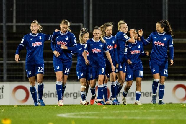 GOOGLE Pixel Womens Bundesliga 1 FC Koeln TSG Hoffenheim 13 11 2023 Cheers for 1 2 by Gia Corley TSG Hoffenheim, 10 GOOGLE Pixel Womens Bundesliga 1 FC Koeln TSG Hoffenheim, Koeln, Franz Kremer Stadion DFB REGULATIONS PROHIBIT ANY USE OF PHOTOGRAPHS AS IMAGE SEQUENCES AND OR QUASI VIDEO Copyright: xBEAUTIFULxSPORTS Wunderlx